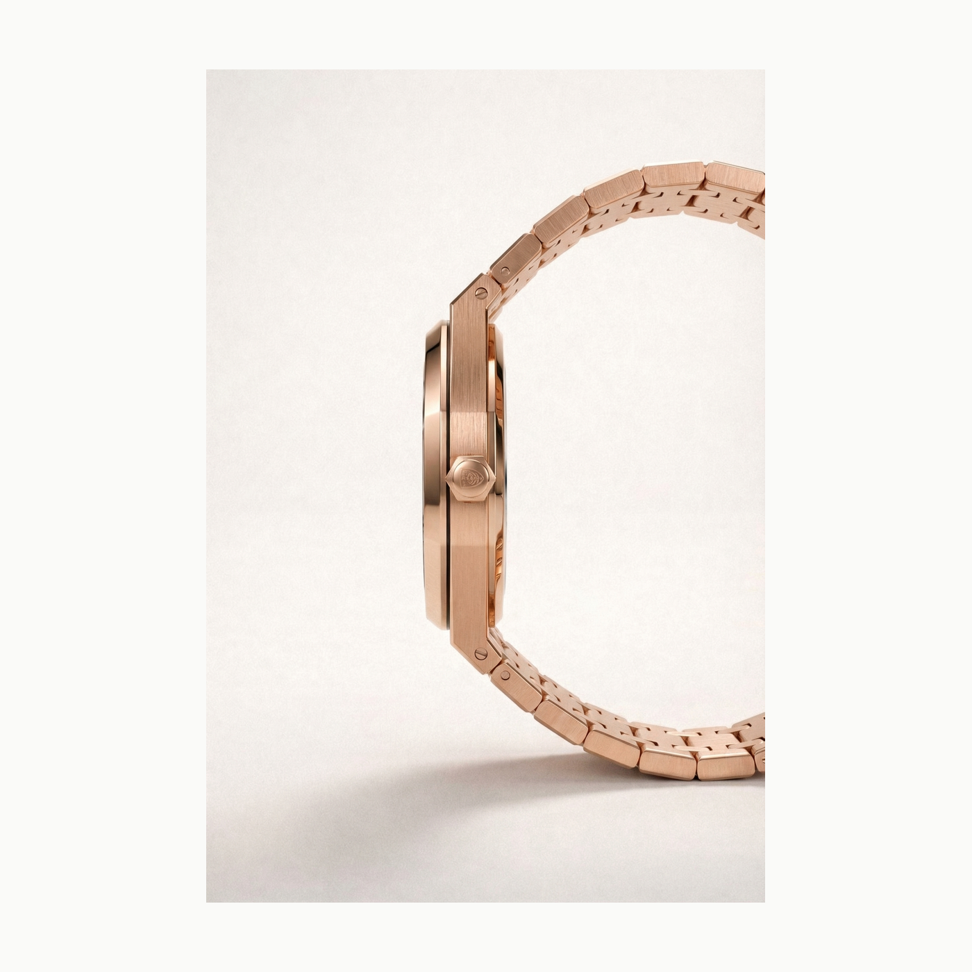 CODEX-CREATED | source: Google Drive client original deterministic crop | purpose: drive-original-side-profile | product: Fenix | variant: Arctic Gold | original_ref: Drive Fenix Gold - Product: dorrr.jpeg/dor2.jpeg/dor3.jpeg | date: 2026-07-04 | target: PDP gallery