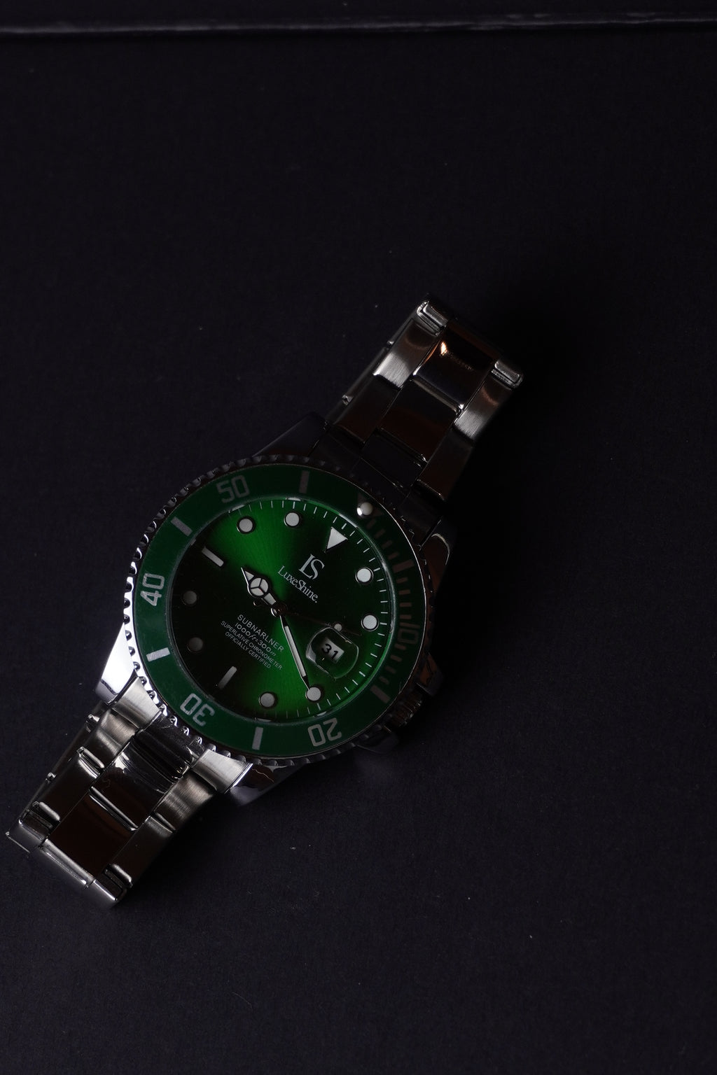 ORIGINAL-CLIENT | source: Google Drive | purpose: gallery-original | product: Ascari | variant: Emerald Green | original_ref: DSC00240.JPG | date: 2026-07-06 | target: product-media