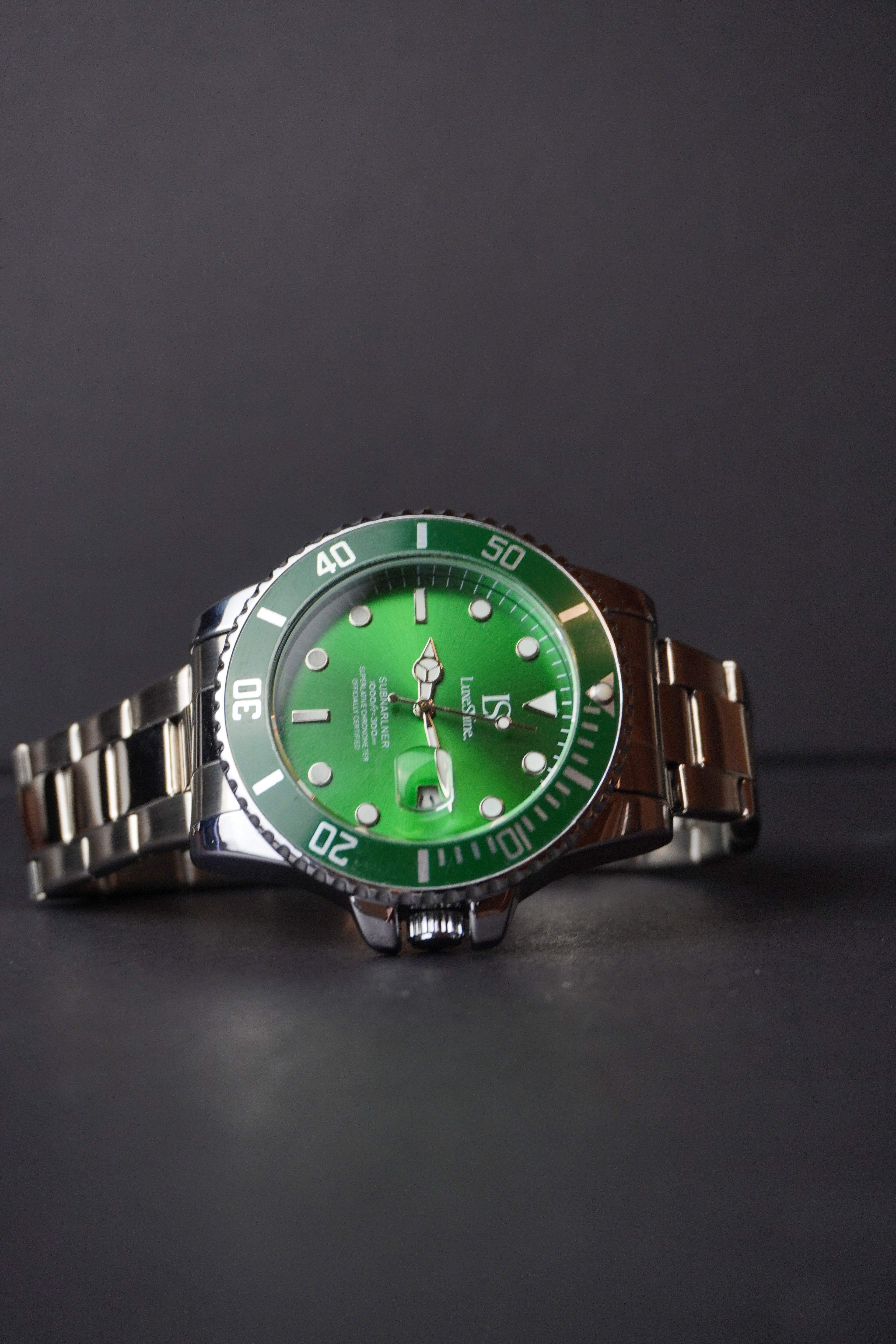 ORIGINAL-CLIENT | source: Google Drive | purpose: gallery-original | product: Ascari | variant: Emerald Green | original_ref: DSC00233.JPG | date: 2026-07-06 | target: product-media