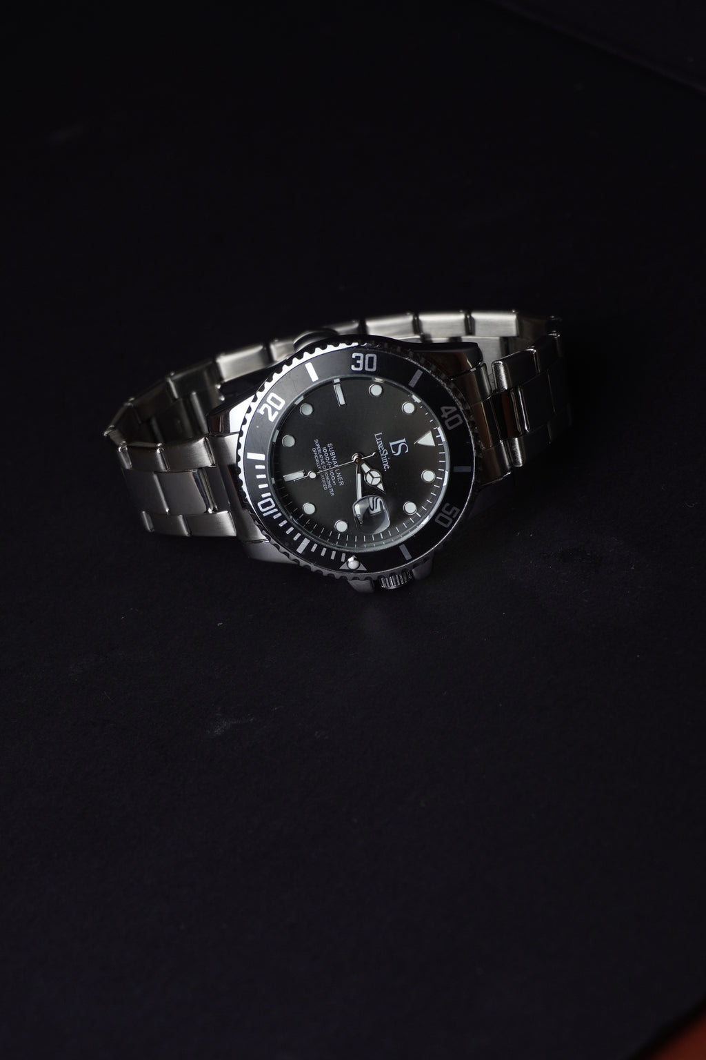 ORIGINAL-CLIENT | source: Google Drive | purpose: gallery-original | product: Ascari | variant: Midnight Black | original_ref: DSC00266.JPG | date: 2026-07-06 | target: product-media